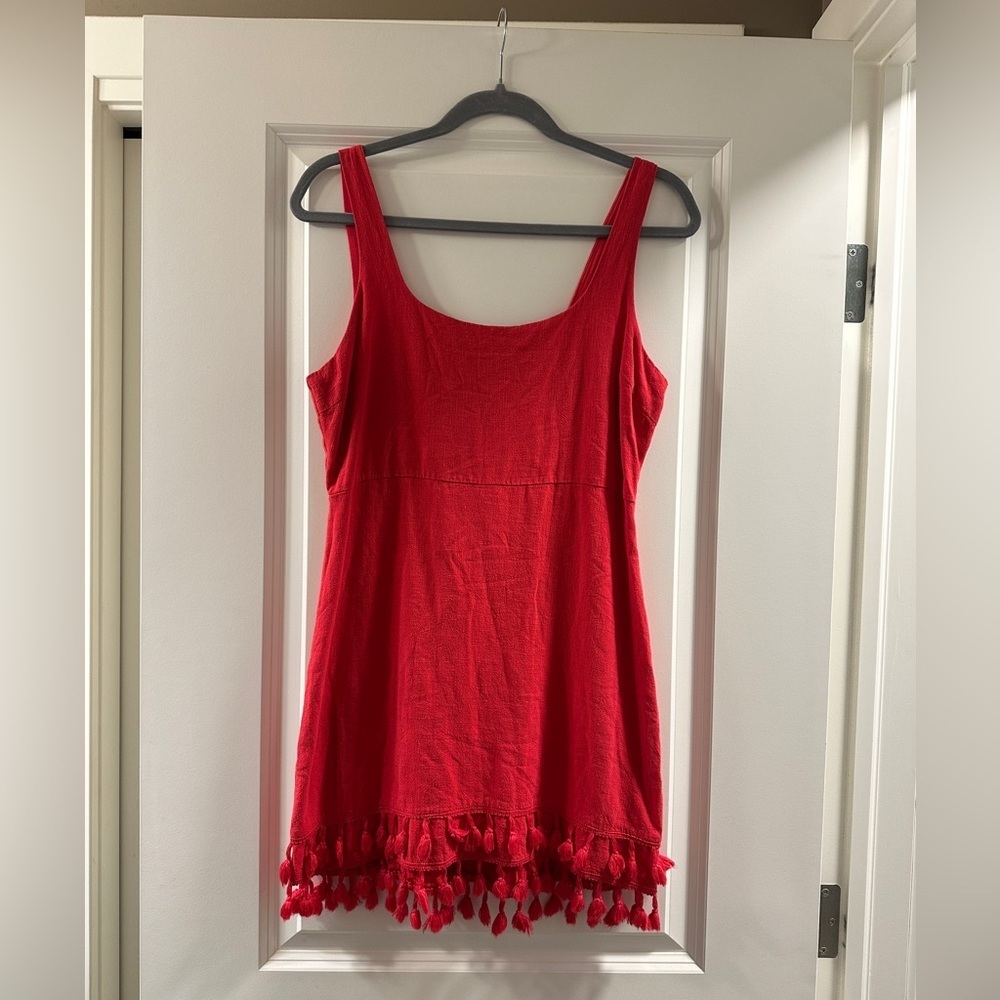 Lulu's Red Sleeveless linen bleed with Tassel Hem dress| size large